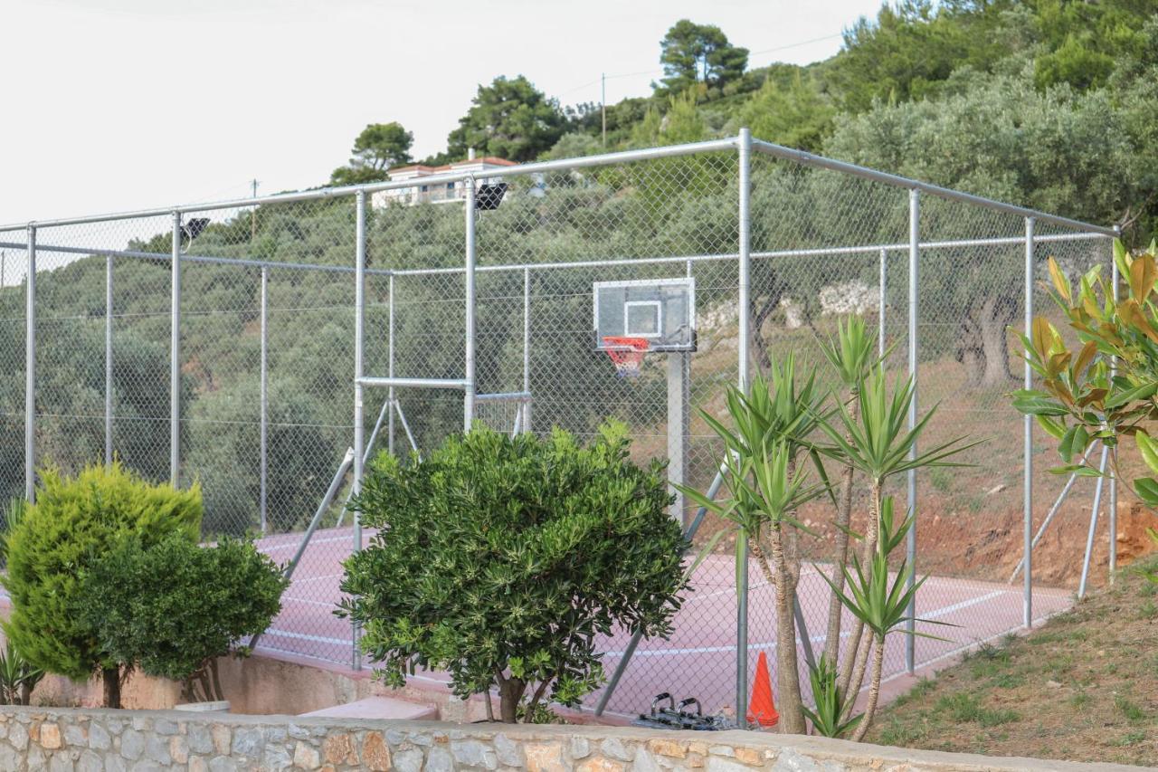 Takis Studios Ksanemos Bagian luar foto