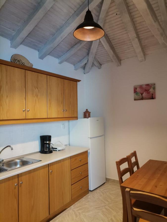 Takis Studios Ksanemos Bagian luar foto