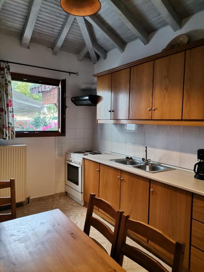 Takis Studios Ksanemos Bagian luar foto